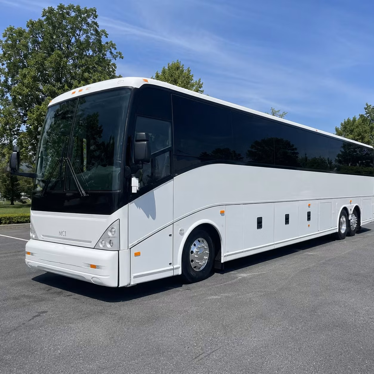 bus rental options for queens trips