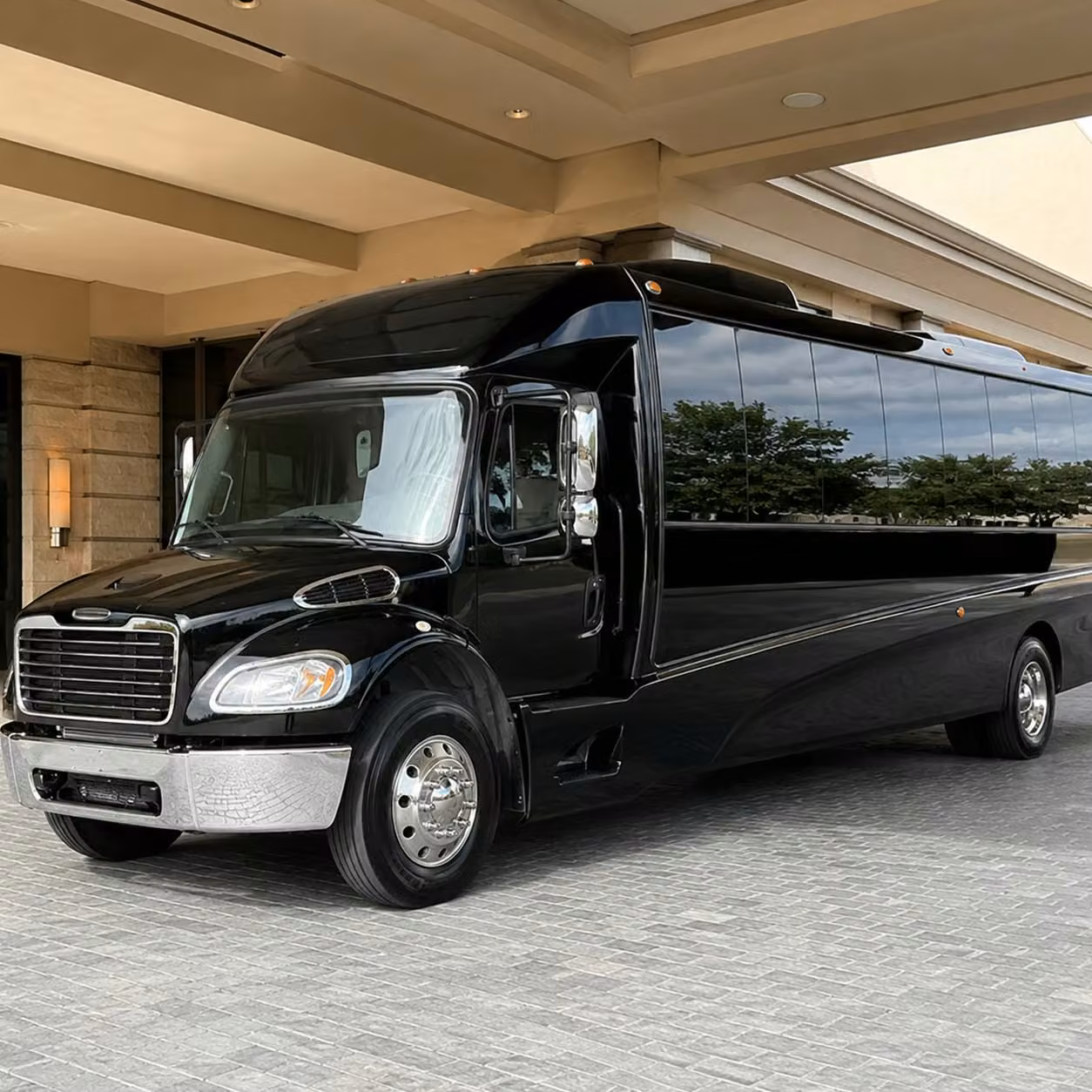 queens 18 passenger minibus rental